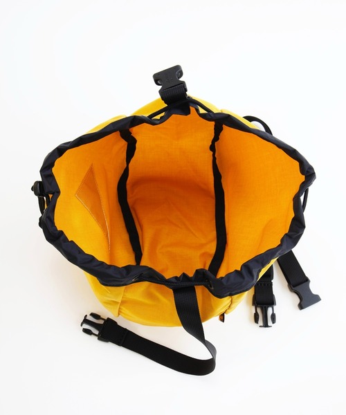 KELTY(ケルティ)の「ショルダー&ハンドの2WAY仕様【KELTY】 BIG KINCHAKU(ショルダーバッグ・メンズ・モカ/オリーブ/ダークグレー/ブラウン系その他/マスタード/タン/ブラック/セージグリーン/ネイビー・FREE)」の13枚目の写真