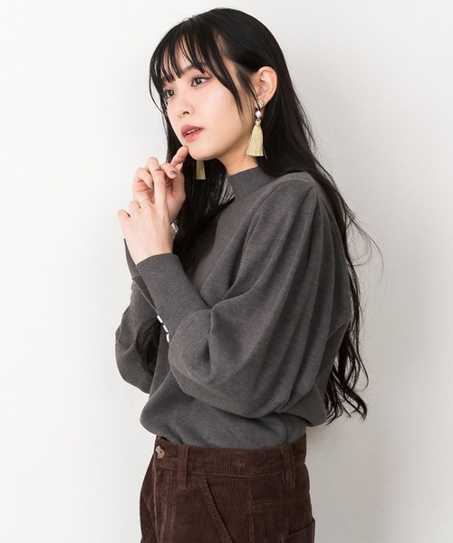 atONE(アットワン)の「atONE ハイネックバルーンスリーブセーター(ニット/セーター・レディース・バーガンディー/ダークグリーン/オフホワイト/杢グレー/ブラック/グレイッシュベージュ・M/LL/L)」の22枚目の写真