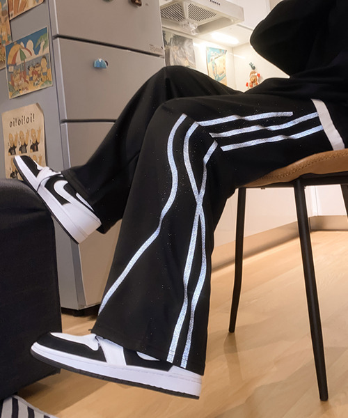 c.u.l（シーユーエル）の「ユニセックス 3ライン トラックパンツ culw409（その他パンツ・レディース・ブラック/グレー・L/M/XL）」の15枚目の写真