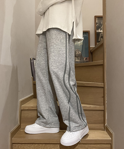 c.u.l（シーユーエル）の「ユニセックス 3ライン トラックパンツ culw409（その他パンツ・レディース・ブラック/グレー・L/M/XL）」の6枚目の写真