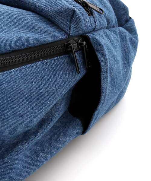 Ampersand(アンパサンド)の「ワンポイント デイパック(バックパック/リュック・キッズ・レインボー/オレンジ/ブラック/インディゴブルー・MEDIUM/XS/S/SMALL)」の8枚目の写真