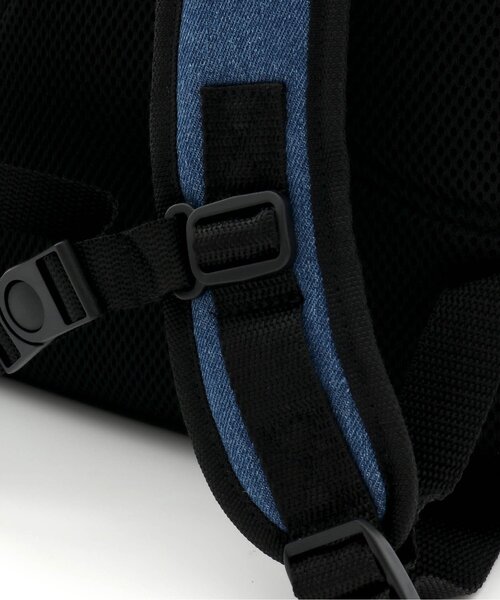 Ampersand(アンパサンド)の「ワンポイント デイパック(バックパック/リュック・キッズ・レインボー/オレンジ/ブラック/インディゴブルー・MEDIUM/XS/S/SMALL)」の5枚目の写真