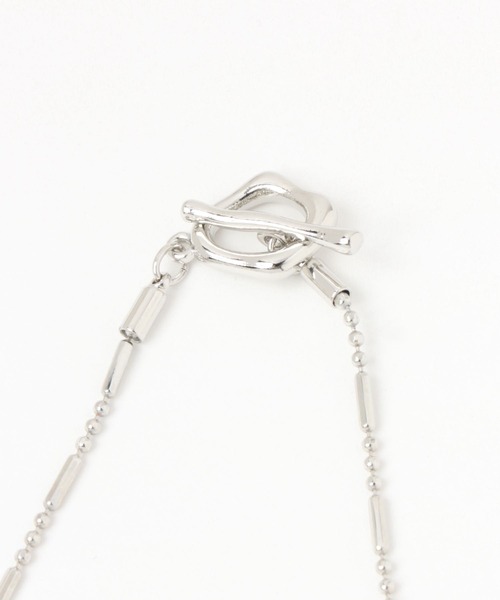 LEPSIM（レプシィム）の「マンテルロングネックレス　194624（ネックレス・レディース・チャコールグレー/グレー/ベージュ・ONE SIZE）」の4枚目の写真