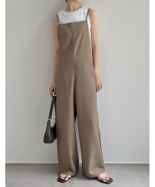 Re:EDIT（リエディ）の「[低身長サイズ有]リネンライクサロペット（サロペット/オーバーオール・レディース・ブラック/グレイッシュベージュ/ブラウン・LARGE/SHORT/MEDIUM）」の2枚目の写真