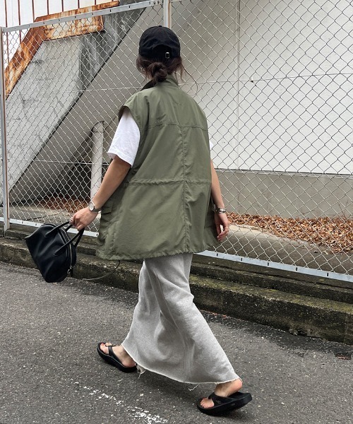 ISOOK(アイスー)の「バックスリットスウェットスカート(chiica select) / ロングスカート スリットスカート 大人カジュアル(スカート・レディース・ブラック/グレー・FREE)」の13枚目の写真