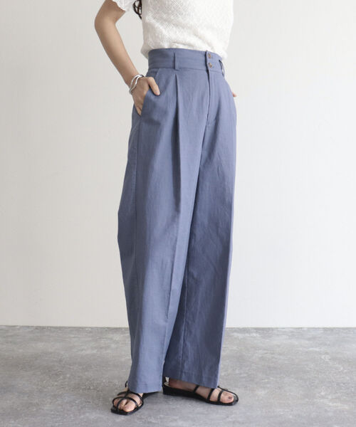 fredy emue(フレディエミュ)の「ハイウエストリネン混スラックスパンツ(スラックス・レディース・グレイッシュブルー/ブラック/ベージュ・36/38)」の3枚目の写真