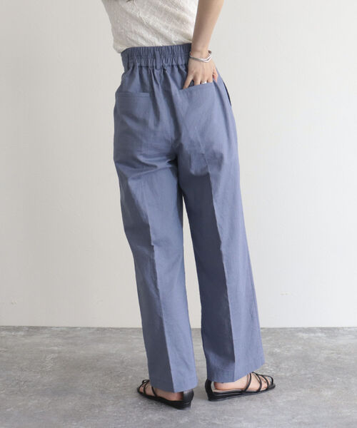 fredy emue(フレディエミュ)の「ハイウエストリネン混スラックスパンツ(スラックス・レディース・グレイッシュブルー/ブラック/ベージュ・36/38)」の18枚目の写真