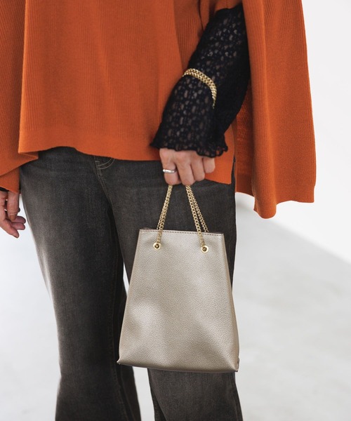 LEPSIM(レプシィム)の「チェーンヅカイミニショルダー 909103(ショルダーバッグ・レディース・ブラック/ダークベージュ/ガンメタ・ONE SIZE)」の3枚目の写真