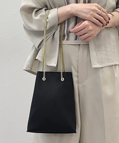 LEPSIM(レプシィム)の「チェーンヅカイミニショルダー 909103(ショルダーバッグ・レディース・ブラック/ダークベージュ/ガンメタ・ONE SIZE)」の8枚目の写真