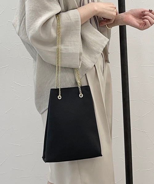 LEPSIM(レプシィム)の「チェーンヅカイミニショルダー 909103(ショルダーバッグ・レディース・ブラック/ダークベージュ/ガンメタ・ONE SIZE)」の9枚目の写真