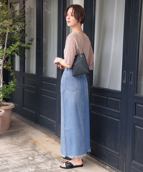 LEPSIM(レプシィム)の「チェーンヅカイミニショルダー 909103(ショルダーバッグ・レディース・ブラック/ダークベージュ/ガンメタ・ONE SIZE)」の6枚目の写真