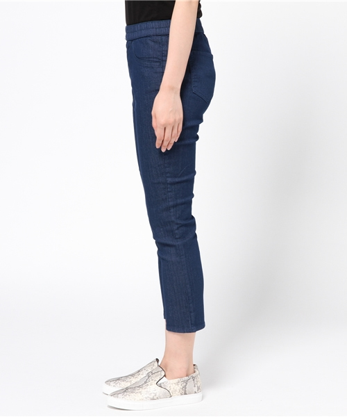 earth music&ecology(アースミュージックアンドエコロジー)の「カラーレギンスパンツ(その他パンツ・レディース・ネイビー/ブラック/オフホワイト/ブルー・SMALL/LARGE/MEDIUM)」の6枚目の写真