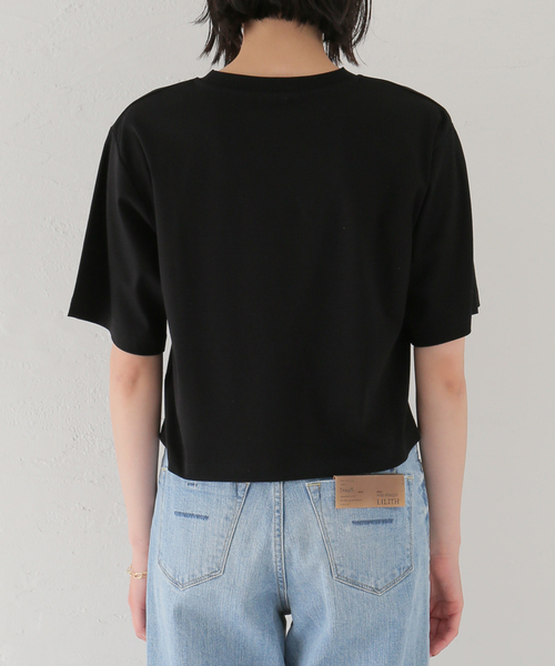 IENA(イエナ)の「クロップドTシャツ(Tシャツ/カットソー・レディース・ブラック/ベージュ・FREE)」の11枚目の写真
