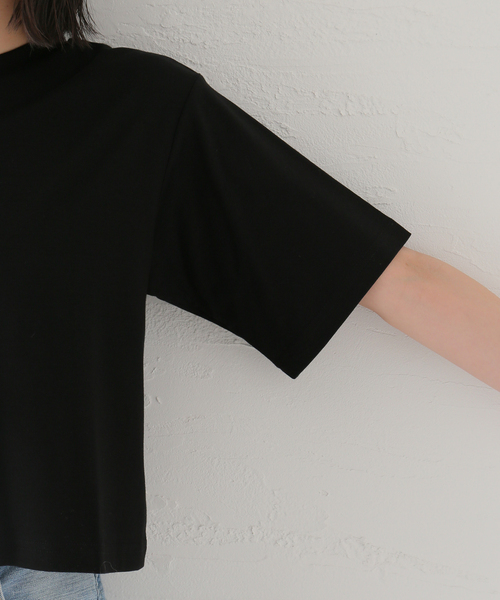 IENA(イエナ)の「クロップドTシャツ(Tシャツ/カットソー・レディース・ブラック/ベージュ・FREE)」の15枚目の写真