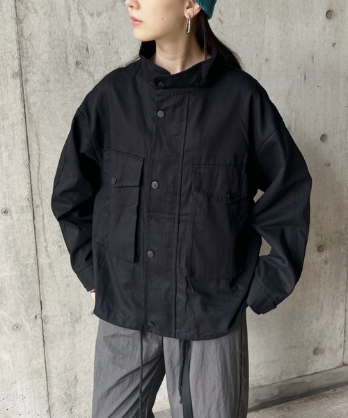 CLEA(クレア)の「スタンドネックオーバーサイズミリタリージャケット(ミリタリージャケット・レディース・ブラック/カーキ・FREE)」の8枚目の写真