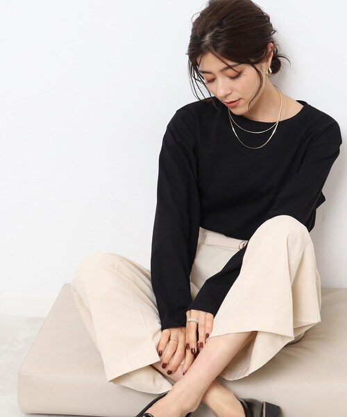 SHOO・LA・RUE(シューラルー)の「◆レイヤードコーデにも! ラウンドヘム ベーシックロンT(Tシャツ/カットソー・レディース・ホワイト系/ブラック・04/02/03)」の1枚目の写真