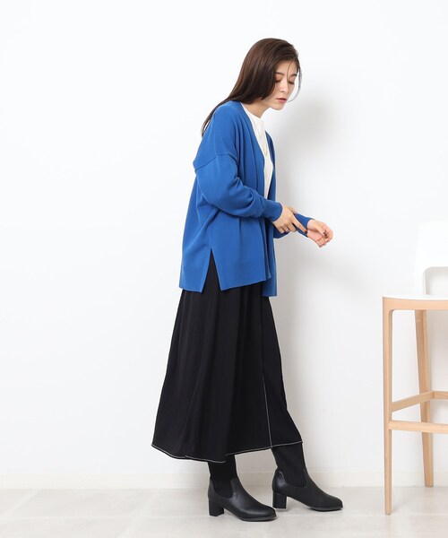 SHOO・LA・RUE(シューラルー)の「◆レイヤードコーデにも! ラウンドヘム ベーシックロンT(Tシャツ/カットソー・レディース・ホワイト系/ブラック・04/02/03)」の8枚目の写真