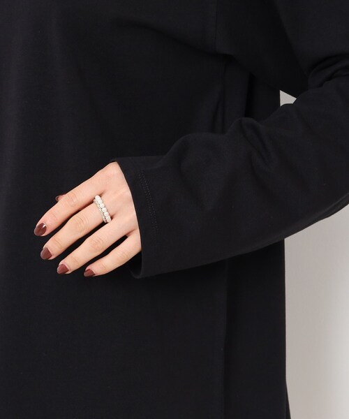 SHOO・LA・RUE(シューラルー)の「◆レイヤードコーデにも! ラウンドヘム ベーシックロンT(Tシャツ/カットソー・レディース・ホワイト系/ブラック・04/02/03)」の22枚目の写真