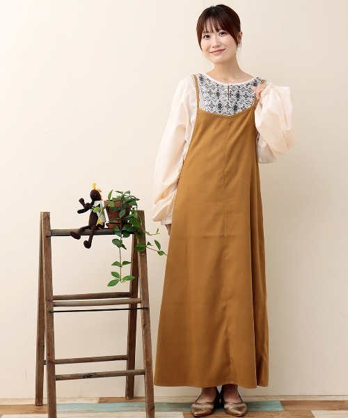 チチカカ(チチカカ)の「ピーチスキンキャミソールワンピース(ワンピース・レディース・ベージュ/ブルー/カーキ・FREE)」の4枚目の写真