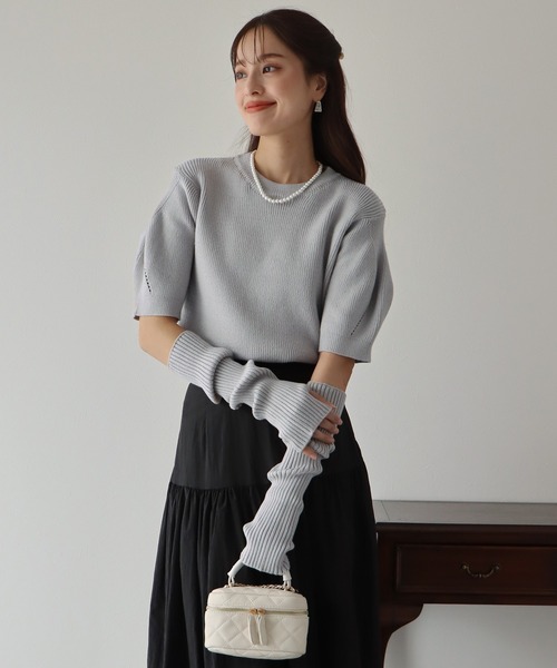 BLUEEAST（ブルーイースト）の「アームウォーマー付きパフスリーブリブニット（ニット/セーター・レディース・モカ/ベージュ/グレー/ブラック・MEDIUM）」の3枚目の写真