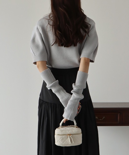 BLUEEAST（ブルーイースト）の「アームウォーマー付きパフスリーブリブニット（ニット/セーター・レディース・モカ/ベージュ/グレー/ブラック・MEDIUM）」の15枚目の写真