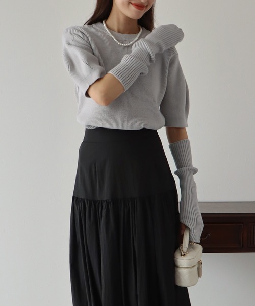 BLUEEAST（ブルーイースト）の「アームウォーマー付きパフスリーブリブニット（ニット/セーター・レディース・モカ/ベージュ/グレー/ブラック・MEDIUM）」の14枚目の写真