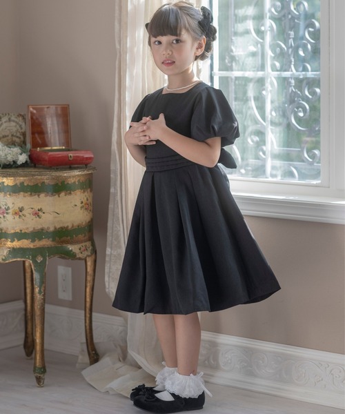 Catherine Cottage（キャサリンコテージ）の「タックスリーブワンピース（ワンピース・キッズ・ブラック/ベージュ・130/150/140/160/165/120）」の8枚目の写真