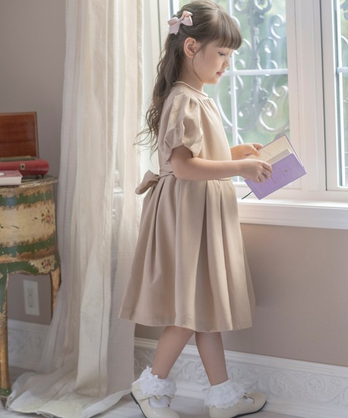 Catherine Cottage（キャサリンコテージ）の「タックスリーブワンピース（ワンピース・キッズ・ブラック/ベージュ・130/150/140/160/165/120）」の5枚目の写真