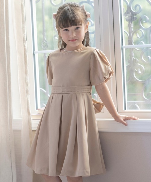 Catherine Cottage（キャサリンコテージ）の「タックスリーブワンピース（ワンピース・キッズ・ブラック/ベージュ・130/150/140/160/165/120）」の4枚目の写真