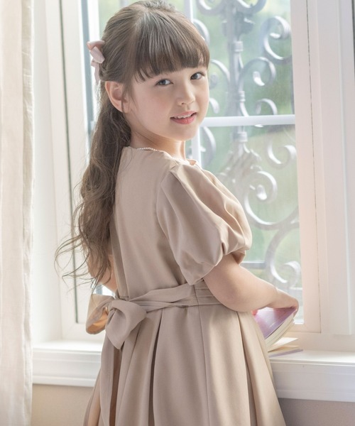 Catherine Cottage（キャサリンコテージ）の「タックスリーブワンピース（ワンピース・キッズ・ブラック/ベージュ・130/150/140/160/165/120）」の3枚目の写真