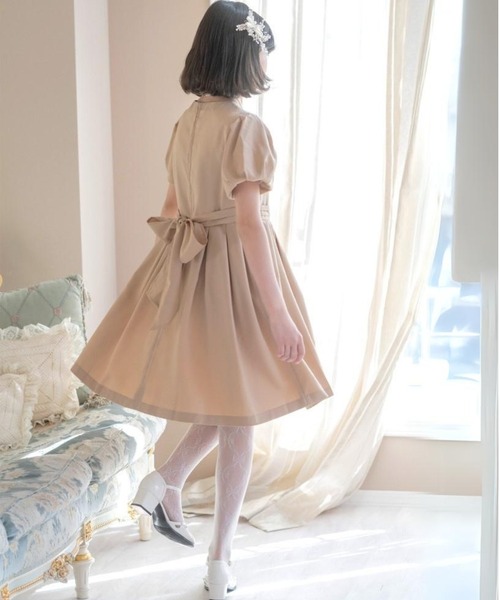 Catherine Cottage（キャサリンコテージ）の「タックスリーブワンピース（ワンピース・キッズ・ブラック/ベージュ・130/150/140/160/165/120）」の12枚目の写真