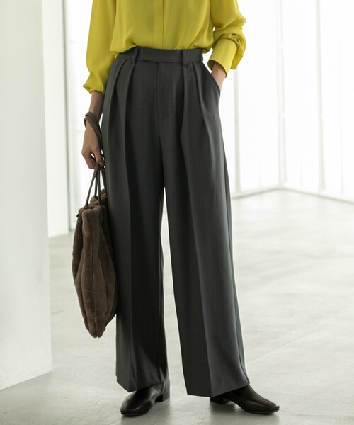 OPAQUE.CLIP（オペークドットクリップ）の「◆落ち感タックワイドストレートパンツ【洗濯機洗い可】（その他パンツ・レディース・ブラウン系その他/ダークグレー・42/40/36/38）」の3枚目の写真