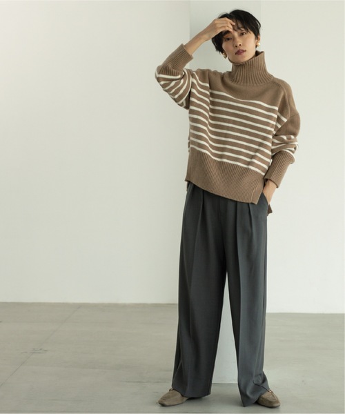 OPAQUE.CLIP（オペークドットクリップ）の「◆落ち感タックワイドストレートパンツ【洗濯機洗い可】（その他パンツ・レディース・ブラウン系その他/ダークグレー・42/40/36/38）」の2枚目の写真