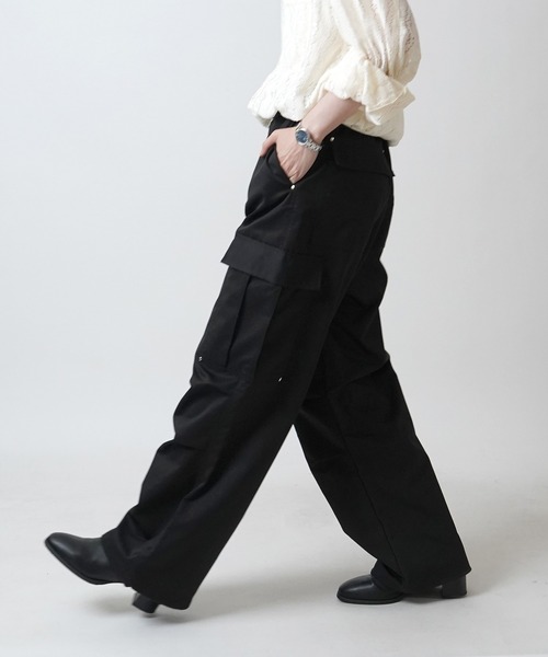 Confirm(コンファーム)の「リベット付 デザインカーゴパンツ サイドポケット 裾ドローコード ワイドストレート パラシュートパンツ【Confirm】(カーゴパンツ・メンズ・ブラック/カーキ/チャコールグレー/ピンク・M/L)」の20枚目の写真