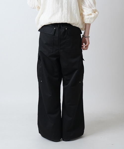 Confirm(コンファーム)の「リベット付 デザインカーゴパンツ サイドポケット 裾ドローコード ワイドストレート パラシュートパンツ【Confirm】(カーゴパンツ・メンズ・ブラック/カーキ/チャコールグレー/ピンク・M/L)」の21枚目の写真