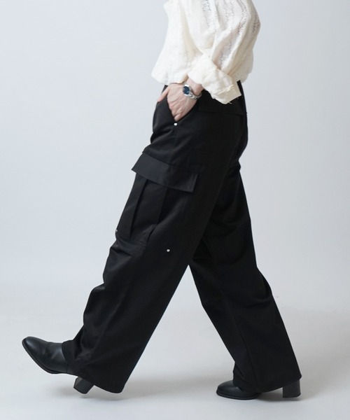 Confirm(コンファーム)の「リベット付 デザインカーゴパンツ サイドポケット 裾ドローコード ワイドストレート パラシュートパンツ【Confirm】(カーゴパンツ・メンズ・ブラック/カーキ/チャコールグレー/ピンク・M/L)」の19枚目の写真