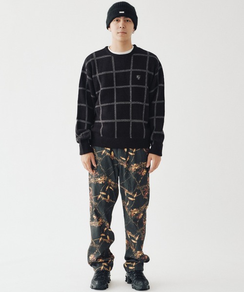 FCMM(エフシーエムエム)の「【日本限定アイテム】CHECK KNIT SWEATER/チェックニットセーター(ニット/セーター・メンズ・ブラック/アイボリー/ネイビー・MEDIUM/LARGE)」の8枚目の写真