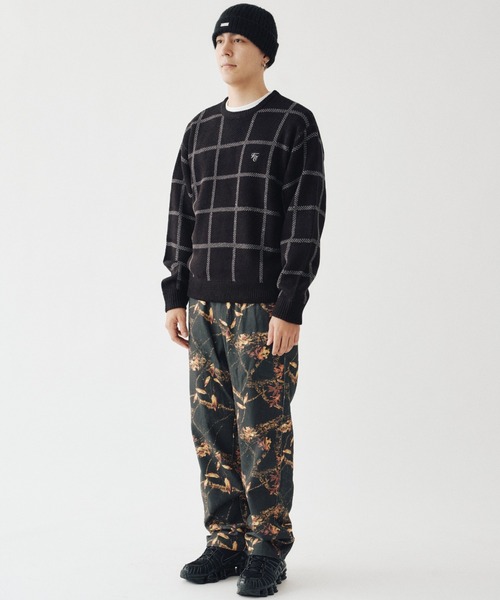 FCMM(エフシーエムエム)の「【日本限定アイテム】CHECK KNIT SWEATER/チェックニットセーター(ニット/セーター・メンズ・ブラック/アイボリー/ネイビー・MEDIUM/LARGE)」の9枚目の写真