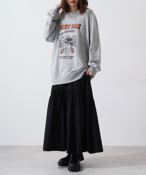 spiritoso(スピリトーゾ)の「spiritoso ガールデザインプリント 裏毛スウェット(スウェット・レディース・ホワイト/ライトベージュ/ブラック・F)」の7枚目の写真