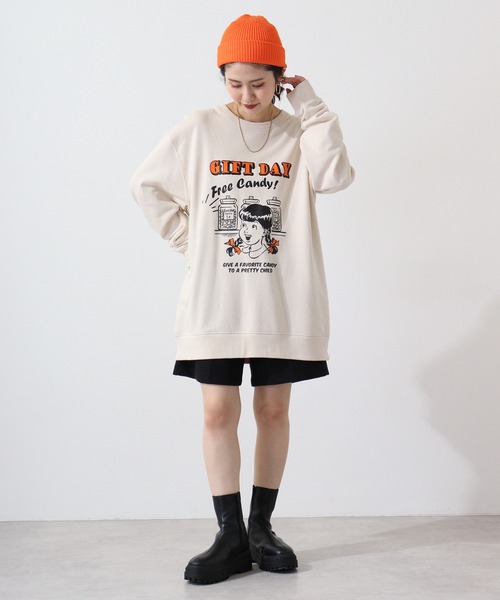 spiritoso(スピリトーゾ)の「spiritoso ガールデザインプリント 裏毛スウェット(スウェット・レディース・ホワイト/ライトベージュ/ブラック・F)」の11枚目の写真