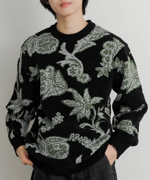 SENSE OF PLACE by URBAN RESEARCH（センスオブプレイスバイアーバンリサーチ）の「モールフラワークルーネックセーター（ニット/セーター・メンズ・ライトベージュ/ブラック/ブルー・LARGE/MEDIUM）」の2枚目の写真