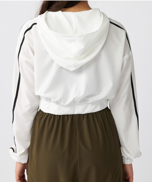 repipi armario（レピピ アルマリオ）の「【repipi armario / レピピアルマリオ】キッズ短丈ジップパーカー　ダンス　トレーニング（パーカー・キッズ・ホワイト/ブラック・140/150/160/170）」の21枚目の写真