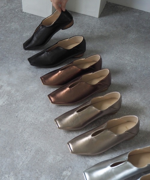 minia（ミニア）の「ウッドヒールメタリックバブーシュ（パンプス・レディース・ブラック/シルバー/ゴールド/ブロンズ・LL/S/M/L）」の3枚目の写真