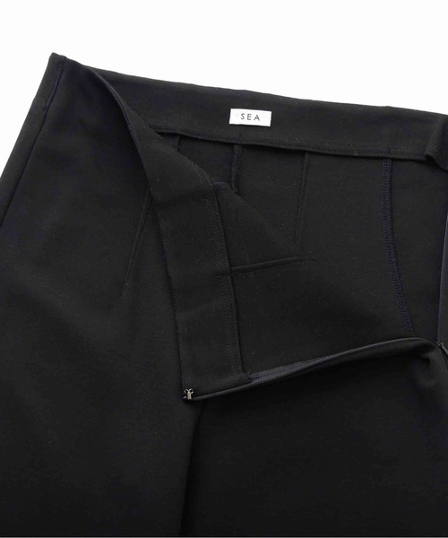 SEA(シー)の「ポンチ フレアパンツ(スラックス・レディース・ブラック・ONE SIZE)」の6枚目の写真