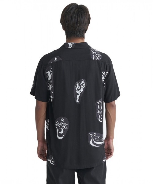 Quiksilver(クイックシルバー)の「POOL PARTY CASUAL SS/クイックシルバー半袖総柄シャツ(シャツ/ブラウス・メンズ・ブラック/ブルー/ブルー系その他/ベージュ・X-LARGE/SMALL/MEDIUM/LARGE)」の6枚目の写真