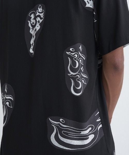 Quiksilver(クイックシルバー)の「POOL PARTY CASUAL SS/クイックシルバー半袖総柄シャツ(シャツ/ブラウス・メンズ・ブラック/ブルー/ブルー系その他/ベージュ・X-LARGE/SMALL/MEDIUM/LARGE)」の7枚目の写真