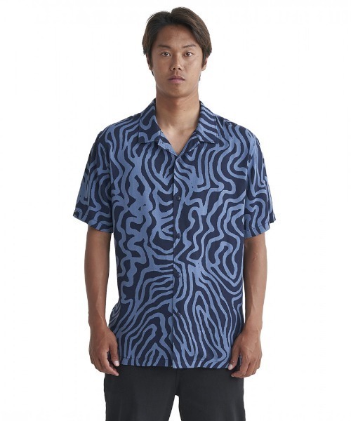 Quiksilver(クイックシルバー)の「POOL PARTY CASUAL SS/クイックシルバー半袖総柄シャツ(シャツ/ブラウス・メンズ・ブラック/ブルー/ブルー系その他/ベージュ・X-LARGE/SMALL/MEDIUM/LARGE)」の16枚目の写真