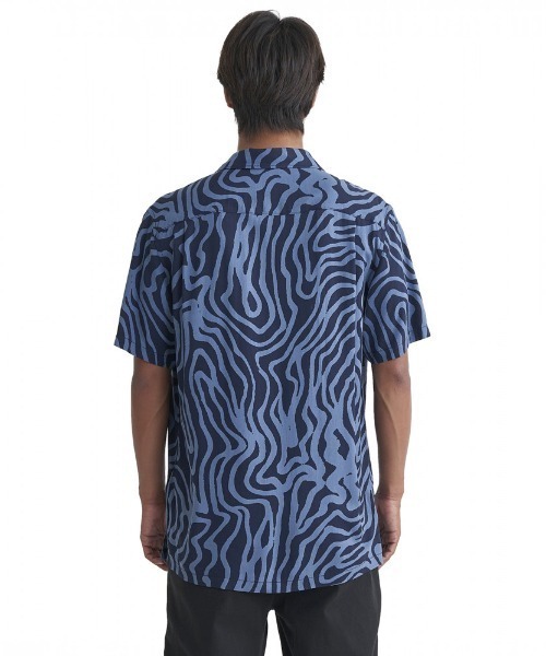 Quiksilver(クイックシルバー)の「POOL PARTY CASUAL SS/クイックシルバー半袖総柄シャツ(シャツ/ブラウス・メンズ・ブラック/ブルー/ブルー系その他/ベージュ・X-LARGE/SMALL/MEDIUM/LARGE)」の17枚目の写真