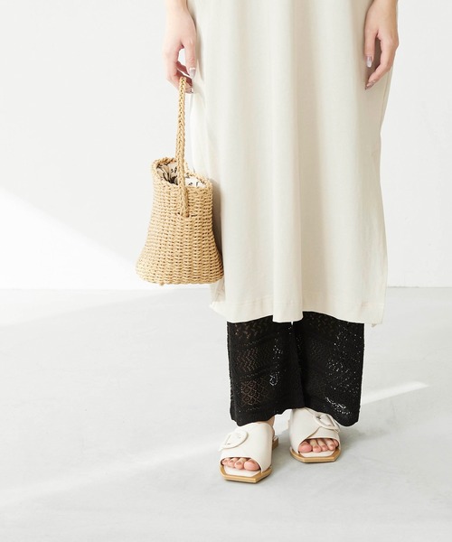 menue（メヌエ）の「エッジ スクエアトゥ フラットサンダル（サンダル・レディース・ブラック/アイボリー・LL/3L/L/M/S/SS）」の7枚目の写真