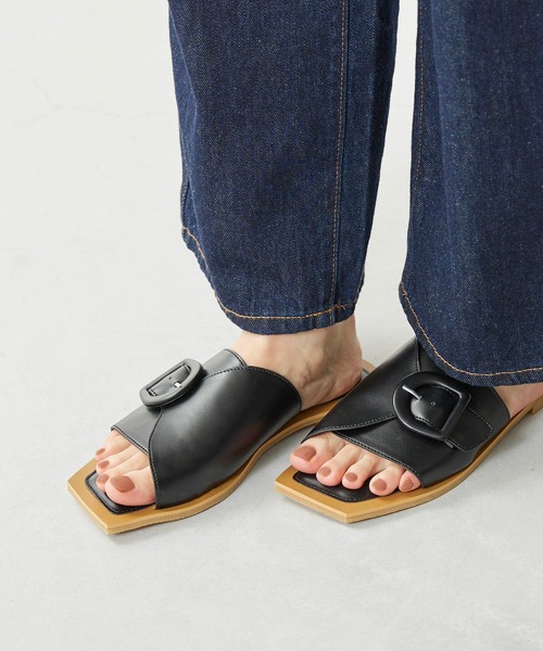 menue（メヌエ）の「エッジ スクエアトゥ フラットサンダル（サンダル・レディース・ブラック/アイボリー・LL/3L/L/M/S/SS）」の10枚目の写真